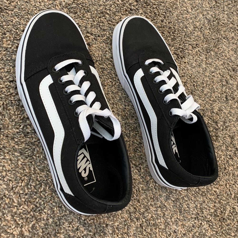 Never worn! They didn’t really fit.